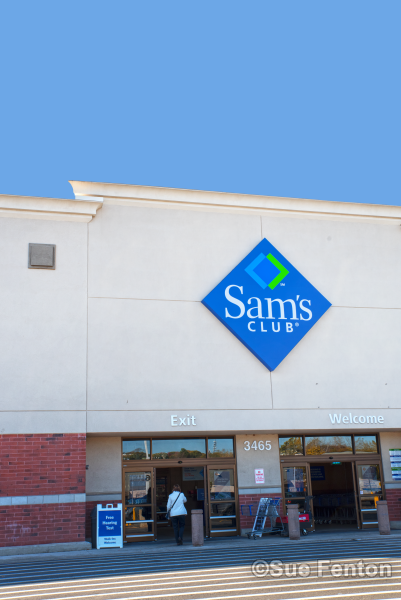 Business entrance for Sam's Club