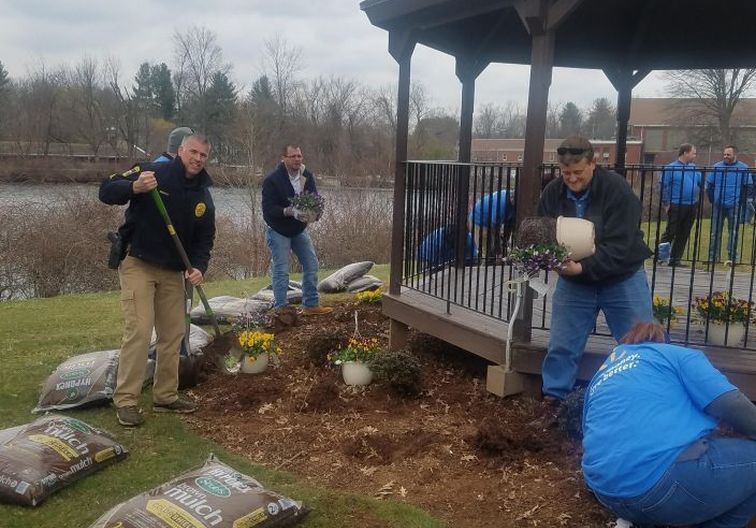 Mill Pond Park Clean up (1)