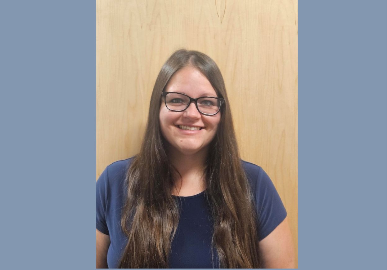 Picture of caucasian female with long , straight , dark brown hair
